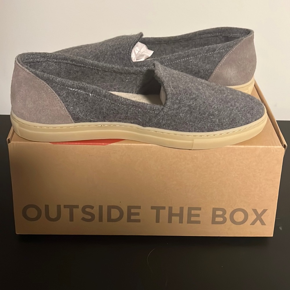 Baabuk Wool Lounger slip-on / loafers (NEW)